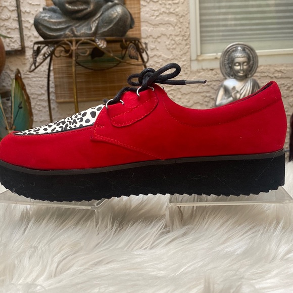 ♦️▪️♦️QUPID RED W/ANIMAL PRINT LOAFERS♦️▪️♦️ - Picture 2 of 4